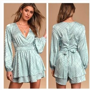 Lulu’s NWT Geo My! Mint Blue Embossed Tiered Romper Sz S